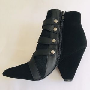 Women's Steve Madden Black Ankle Booties 5 1/2 B
